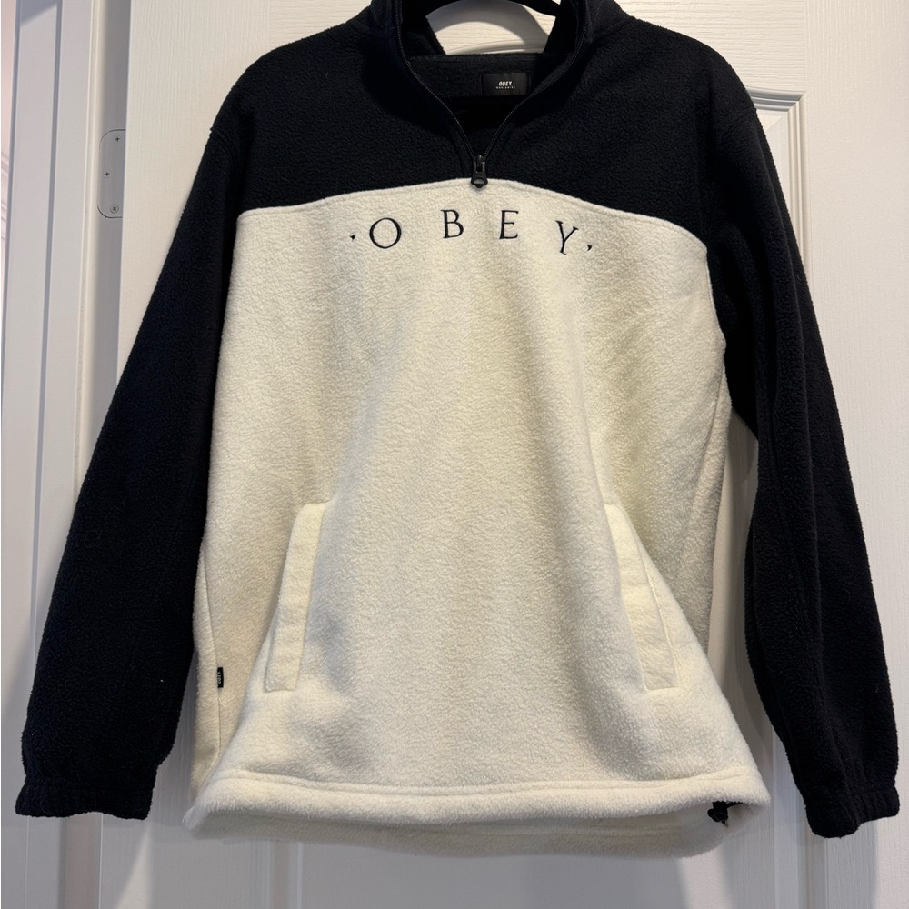 Obey Channel White & Black Mock Neck Fleece Sweatshirt, size small, men’s